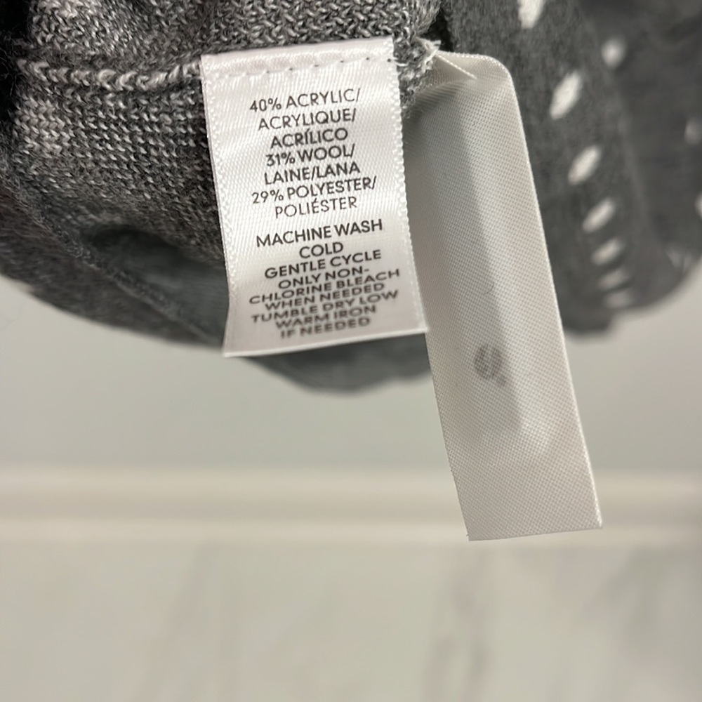 Sweater - Picture 2 of 3